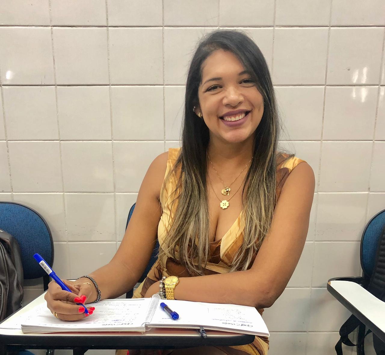 Admª. Vanessa Xavier. Pós-Graduação no Cariri