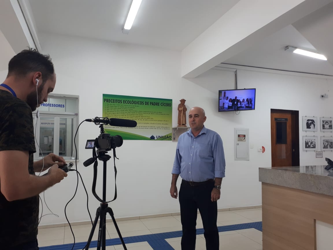 No Cariri, Leonardo Macedo prestigia estudantes