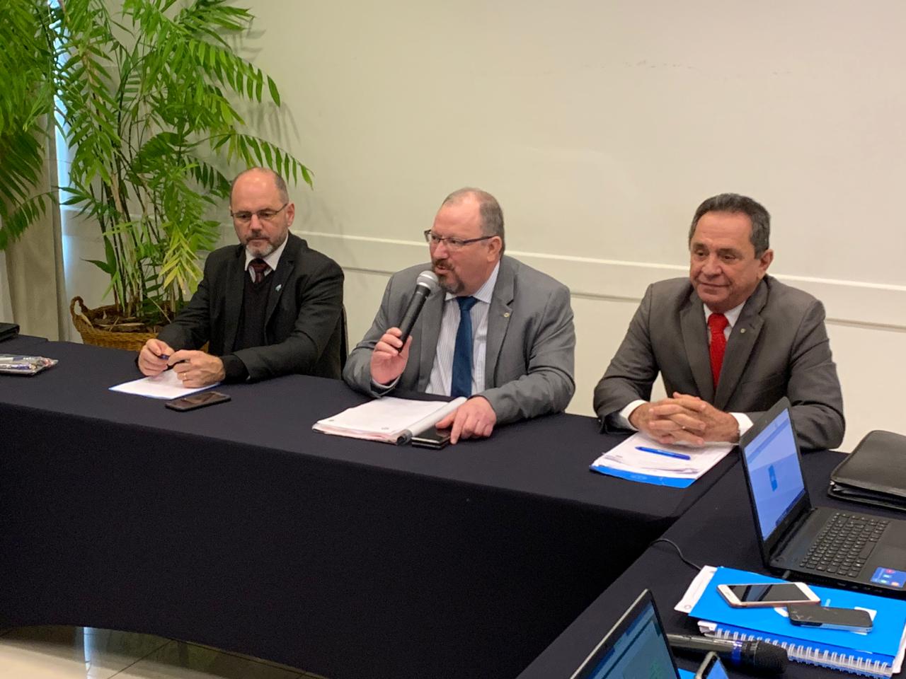 Adm. Rogério Cristino participa da 8ª Reunião da Direx do CFA, em Florianópolis