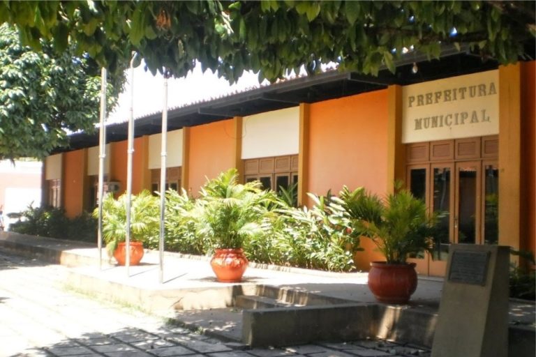 Justiça exige mudança em edital, e manda incluir registro no CRA-CE