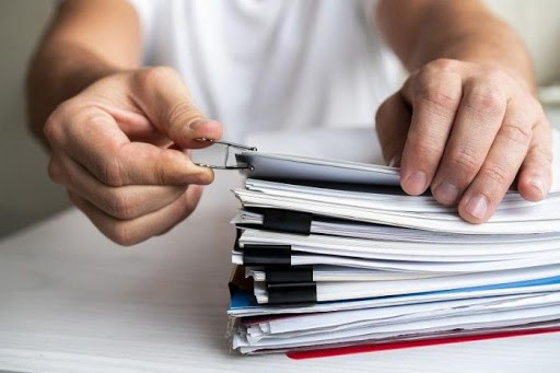 Homem é condenado por apresentar diploma falso de administrador