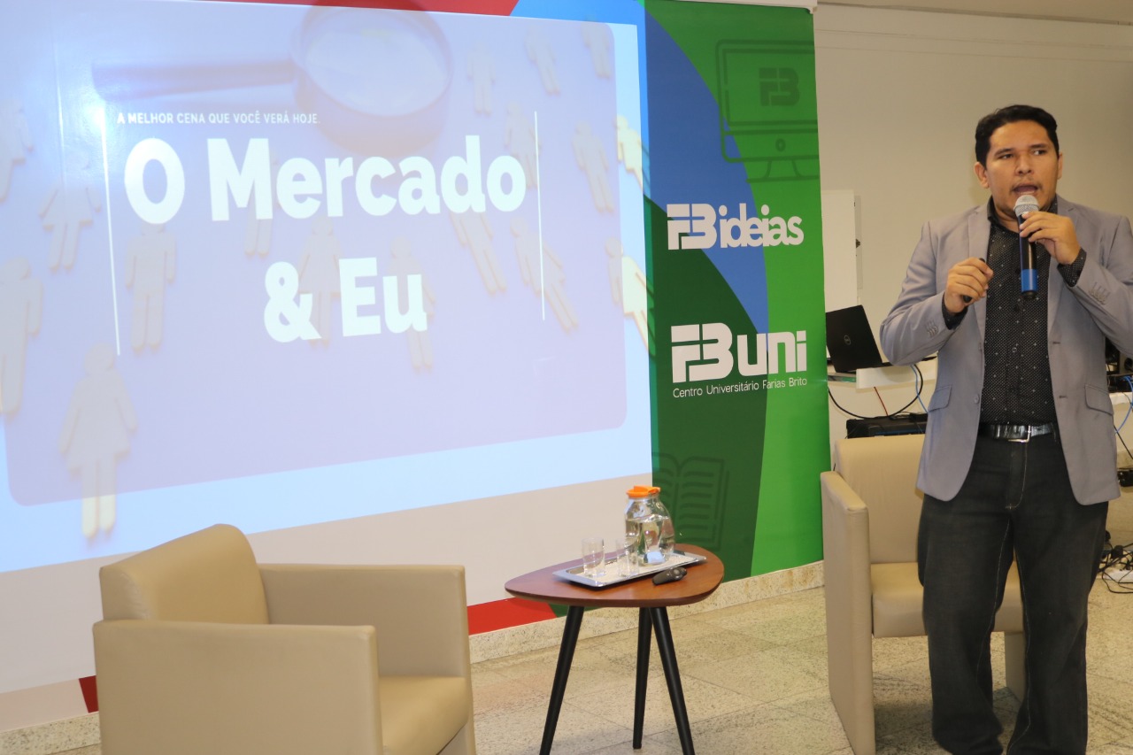 CRA Itinerante visita sede de Centro Universitário