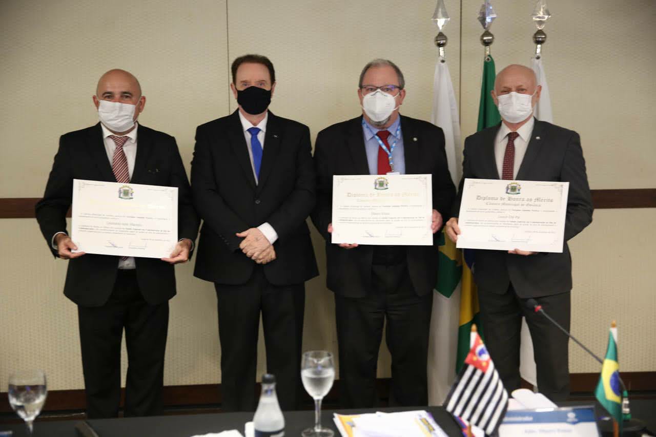 Presidente do CRA-CE ganha menção honrosa em Goiânia