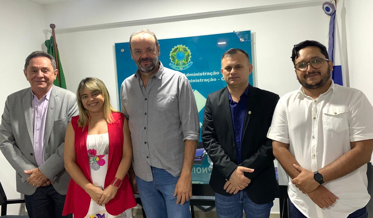 Presidente do CRA-CE visita Seccional da Região Norte em Sobral e firma convênio com Faculdade FASOL