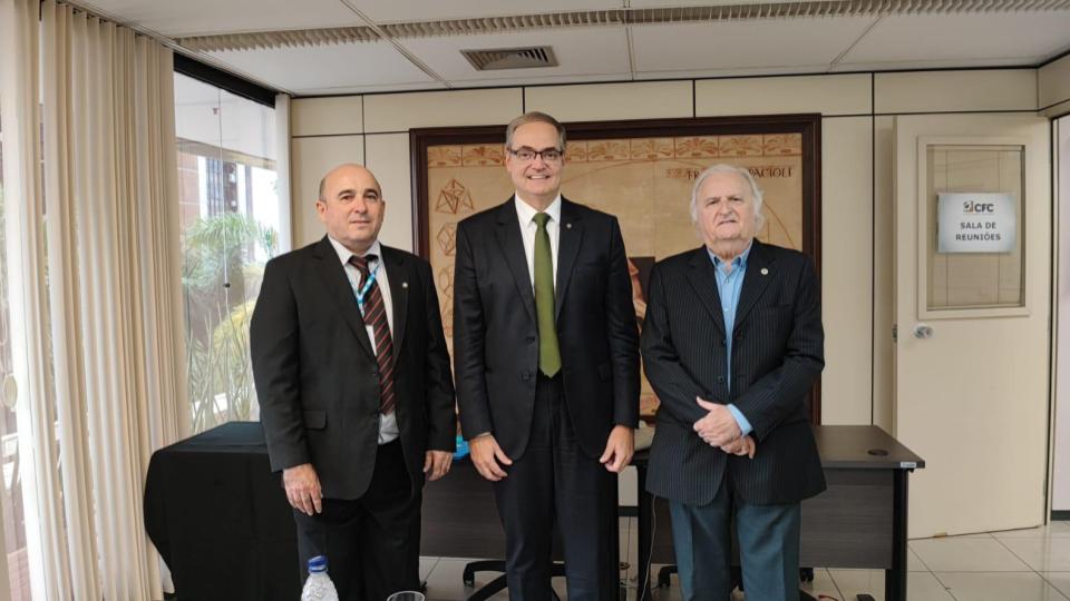 Ameaças às profissões regulamentadas unem CFA, CFC e Cofecon