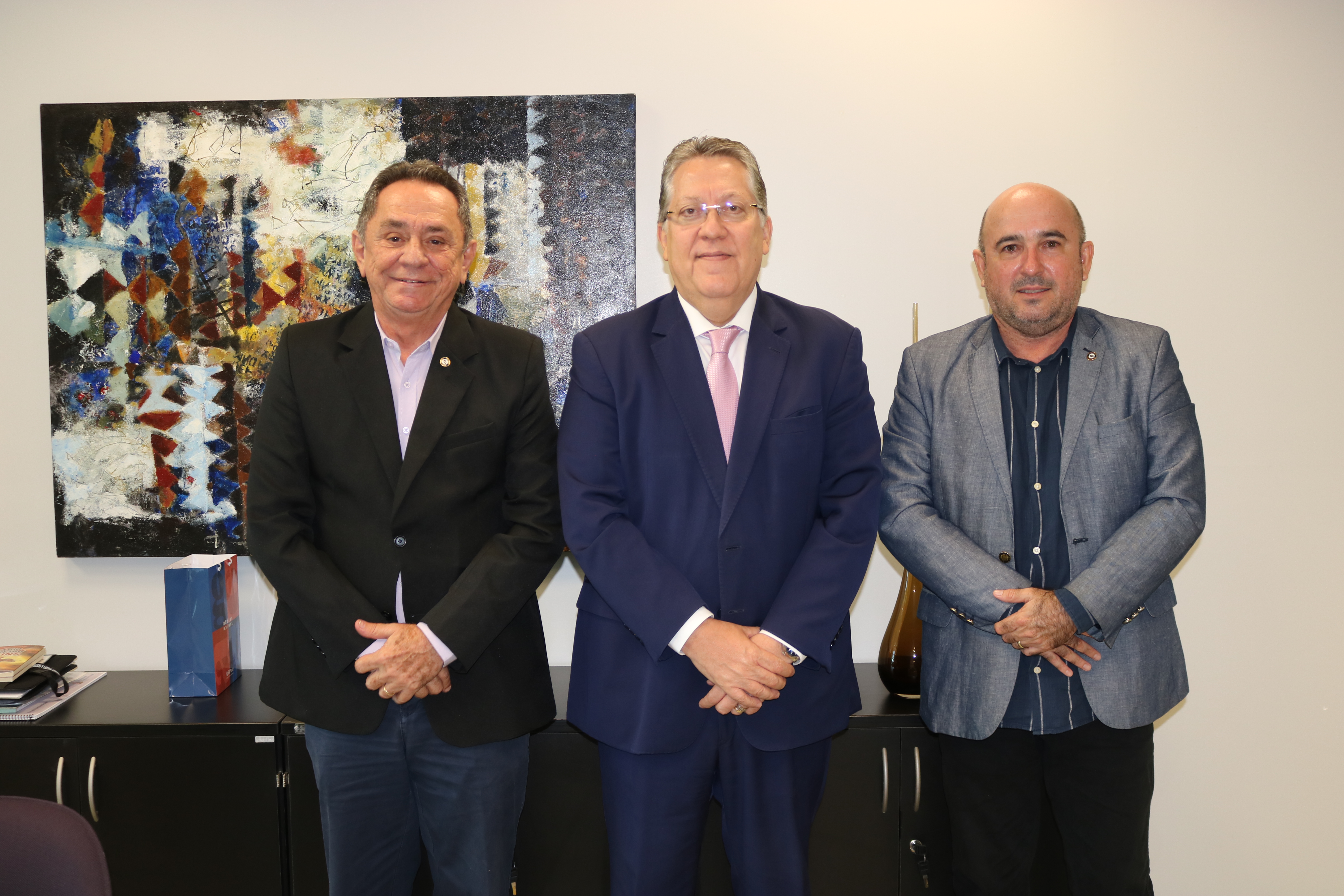 Adm. Leonardo Macedo e Adm. Rogério Cristino se reúnem com presidente do TCE-CE e parceria técnica avança ainda mais