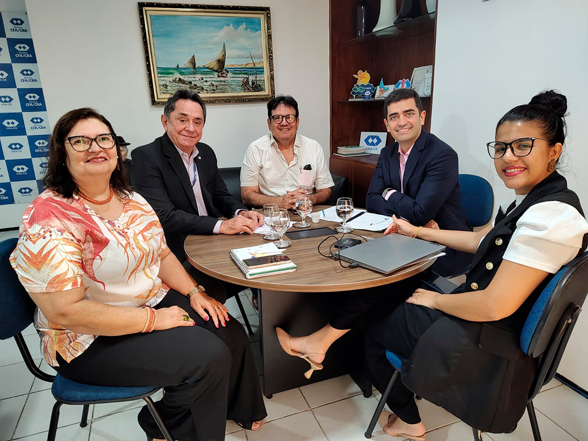 Presidente do CRA-CE busca estreitar laços com a UNILAB em encontro histórico