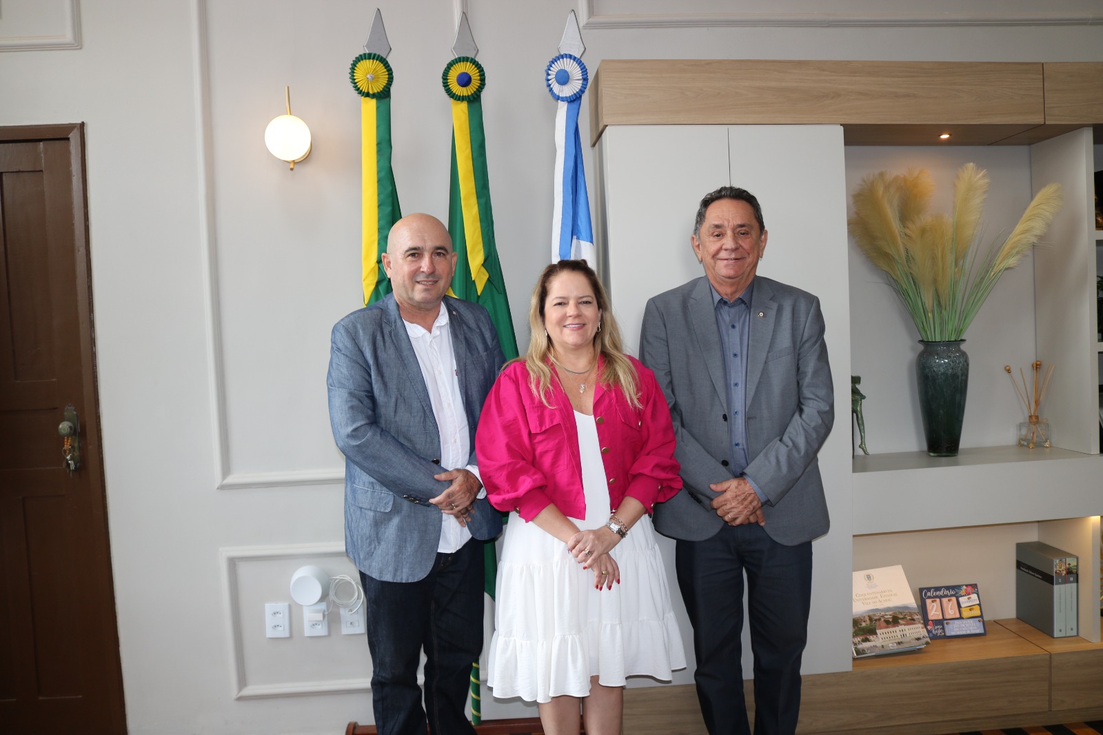 Presidentes do CRA-CE e CFA Visitam Universidade Vale do Acaraú para Impulsionar Programa de Educação Continuada