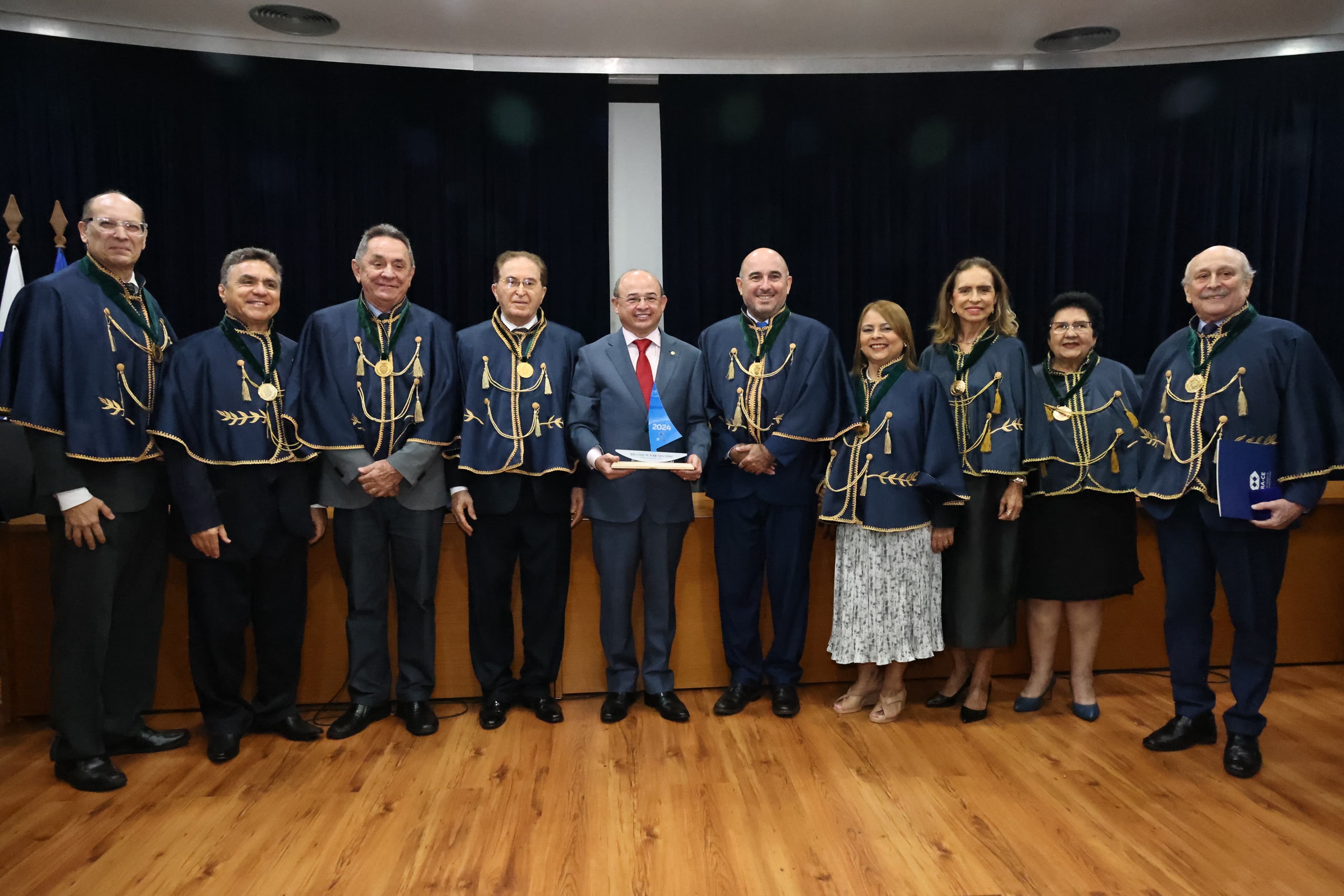 Deputado Sérgio Aguiar recebe Troféu Jangadeiro 2024, maior láurea da administração