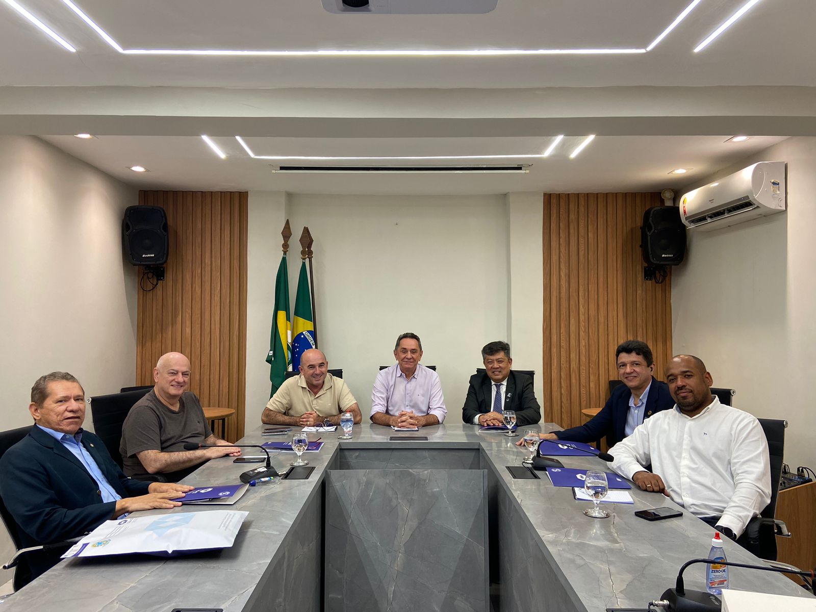 Fiscalização e valorização do espaço profissional pautam encontro de lideranças da Administração no CRA-CE