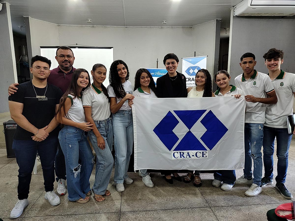 Representando o CRA-CE, Admª. Maria Mascena ministra palestra sobre a profissão em Lavras da Mangabeira