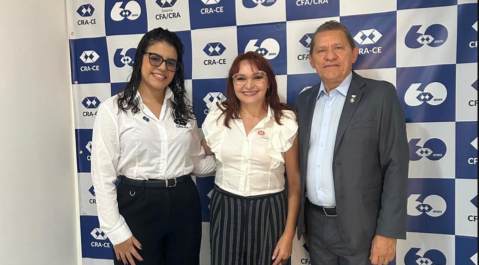 Adm. Marcos Izequiel apresenta estrutura do CRA-CE à representante adjunta de Juazeiro do Norte